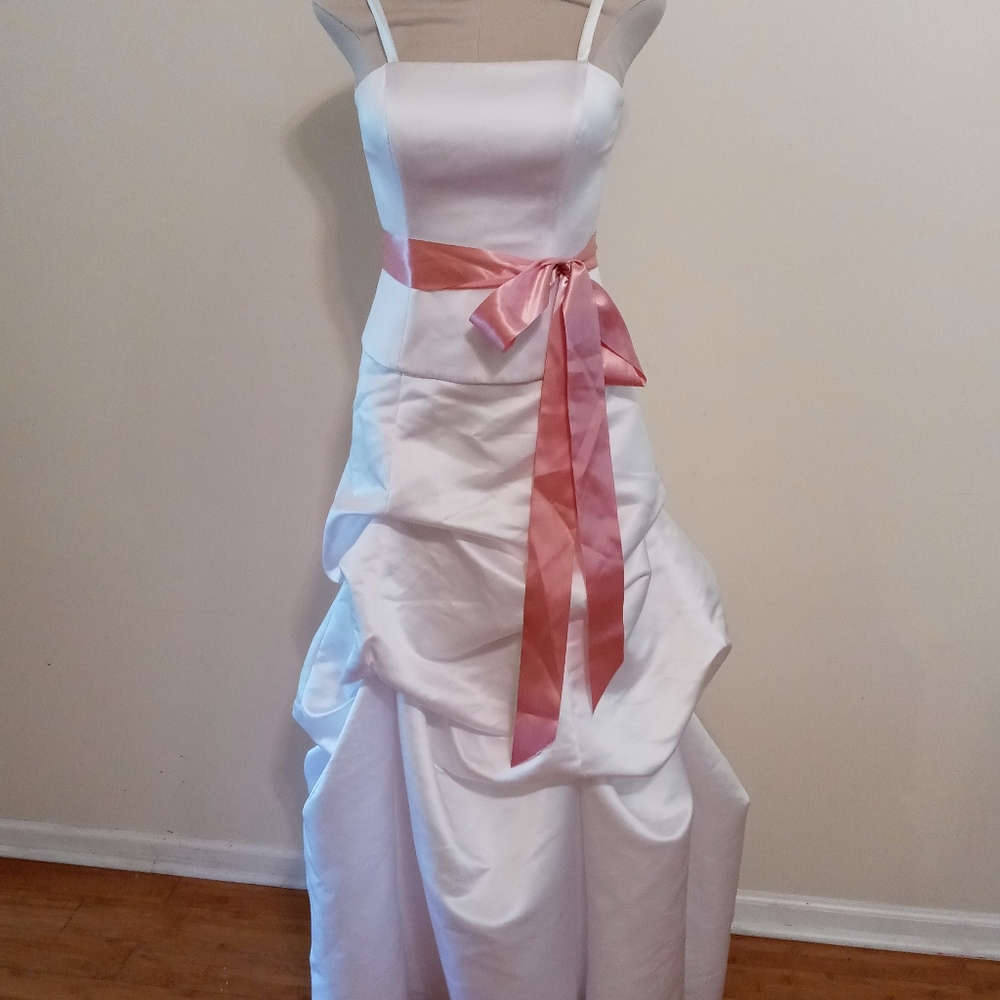 Two piece formal dress with pink sash/belt Size 4 by WATTERS & WATTERS